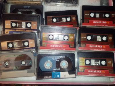 Лот: 18977378. Фото: 1. 10 аудиокассет Maxell UD-I 46... Аудиозаписи