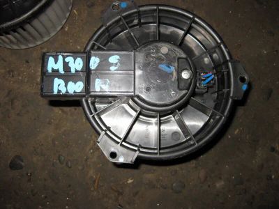 Лот: 20895660. Фото: 1. Моторчик печки Daihatsu Boon M300S... Двигатель и элементы двигателя