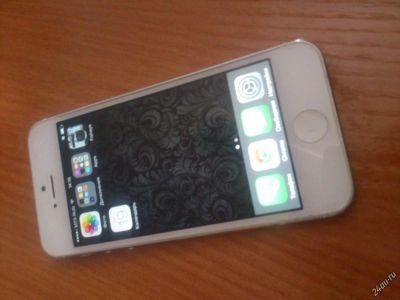 Лот: 4954332. Фото: 1. iPhone 5 White 16Gb. Смартфоны