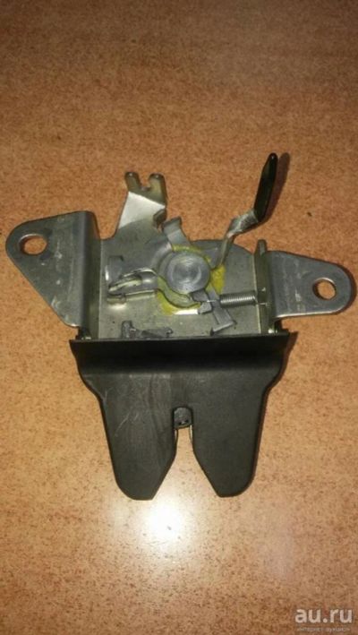 Лот: 11264728. Фото: 1. замок крышки багажника Toyota... Кузов