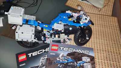 Лот: 19703870. Фото: 1. Lego 42063 bmw мотоцикл. Конструкторы
