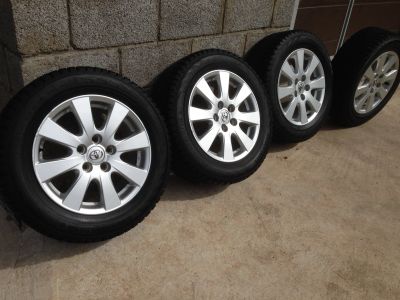 Лот: 14391463. Фото: 1. Зимняя резина на дисках CAMRY... Шины на дисках