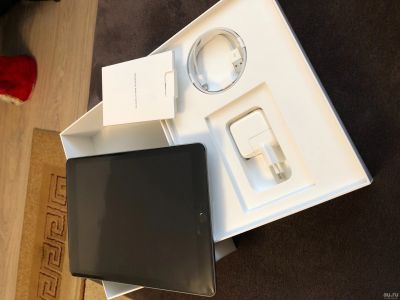 Лот: 13000177. Фото: 1. Планшет Apple iPad 2018 32Gb Wi-Fi... Планшеты