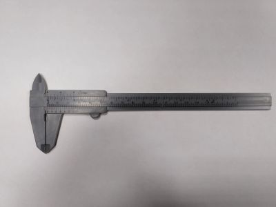 Лот: 17315702. Фото: 1. Штангенциркуль пластиковый. Ручной инструмент