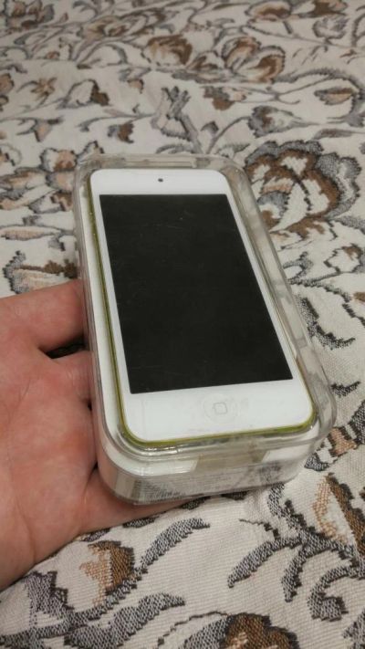Лот: 9080399. Фото: 1. iPod Touch 5 32GB Yellow ОБМЕН. Плееры