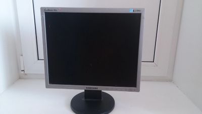 Лот: 18034791. Фото: 1. Монитор Samsung 743n. ЖК-мониторы