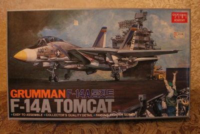 Лот: 6761714. Фото: 1. Модель самолета Grumman F-14A... Авиамоделизм