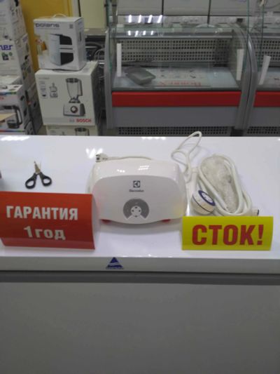 Лот: 13569069. Фото: 1. Водонагреватель electrolux проточный... Водонагреватели, бойлеры