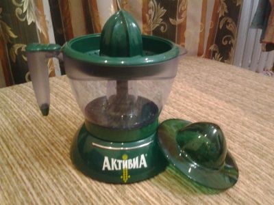 Лот: 4574759. Фото: 1. соковыжималка электрическая. Кухонная