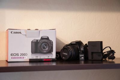 Лот: 19573027. Фото: 1. Canon 200D + 18-55 kit III. Цифровые зеркальные