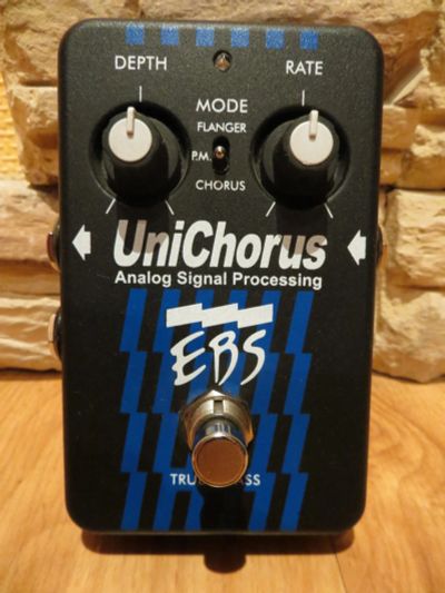 Лот: 6577701. Фото: 1. EBS UniChorus. Гитарные эффекты и комбоусилители