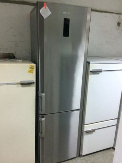 Лот: 9525712. Фото: 1. Б у стальной холодильник Beko... Холодильники, морозильные камеры