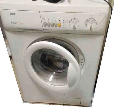 Лот: 25601328. Фото: 1. СМА zanussi FE 802. Стиральные машины