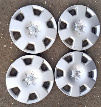 Лот: 22637215. Фото: 1. Колпаки комплект R15 Toyota. Колпаки
