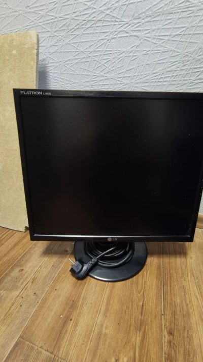 Лот: 19075327. Фото: 1. Монитор 19" LG Flatron L1953S... ЖК-мониторы