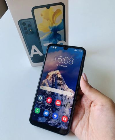 Лот: 19990099. Фото: 1. Samsung Galaxy A72 black. Смартфоны