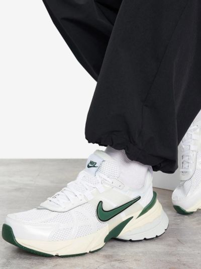 Лот: 25368222. Фото: 1. Кроссовки мужские Nike V2 K Run... Кеды, кроссовки, слипоны