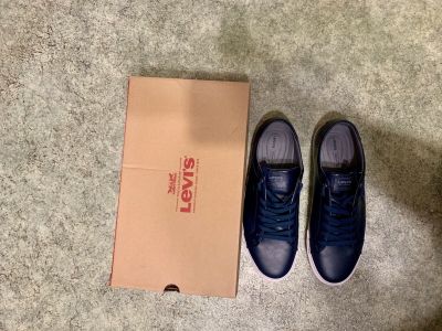 Лот: 14022717. Фото: 1. Продам кеды Levi’s. Кеды, кроссовки, слипоны