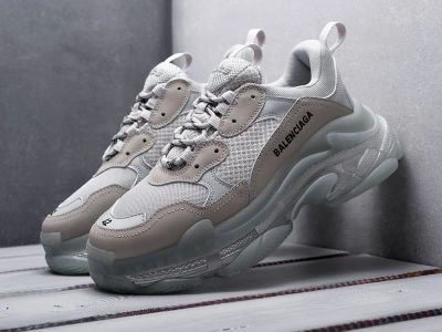 Лот: 17095178. Фото: 1. Кроссовки Balenciaga Triple S... Кеды, кроссовки, слипоны