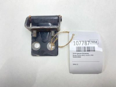 Лот: 25121408. Фото: 1. Петля крышки багажника Nissan... Двигатель и элементы двигателя