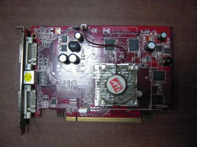Лот: 5369083. Фото: 1. Видеокарта PCI-E x1300 512mb Греется... Видеокарты