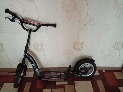 Лот: 15915227. Фото: 1. Самокат 🛴. Роликовые коньки, скейтборды, самокаты