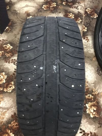 Лот: 16415448. Фото: 1. Bridgestone 245/45/R17. Шины