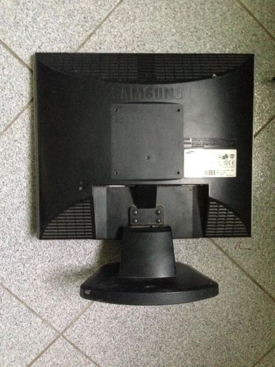 Лот: 3885644. Фото: 1. Монитор Samsung Syncmaster 710V... ЖК-мониторы