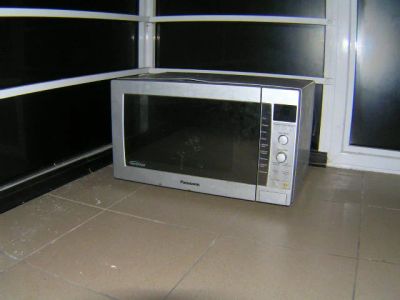 Лот: 5215950. Фото: 1. Микроволновая печь Panasonic на... Микроволновки, мини-печи