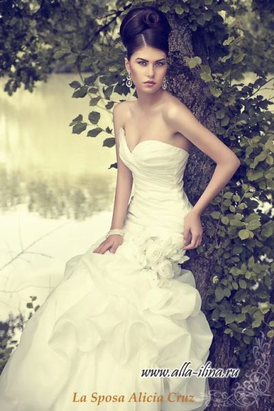Лот: 3654302. Фото: 1. Свадебное платье. Другое (свадебная мода)
