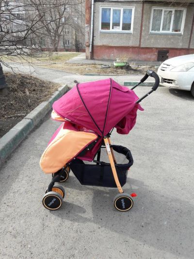 Лот: 11453093. Фото: 1. Прогулочная коляска Baby Hit. Коляски
