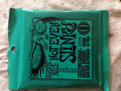 Лот: 4410293. Фото: 1. Продам струны Ernie Ball. Другое (музыкальные инструменты и оборудование)
