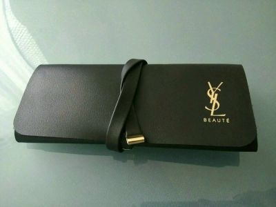 Лот: 14025173. Фото: 1. Yves Saint Laurent набор кистей. Макияж