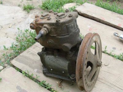 Лот: 1939926. Фото: 1. компрессор двухпоршневой со шкивом. Компрессоры автомобильные, шинные насосы