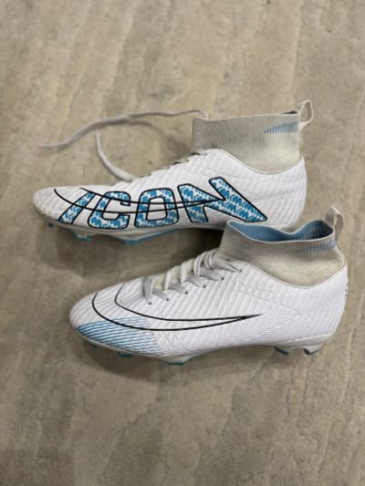 Лот: 25009114. Фото: 1. Бутсы Nike. Кеды, кроссовки, слипоны
