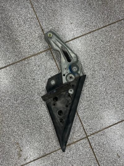 Лот: 25077557. Фото: 1. Крепление зеркала правого Subaru... Кузов