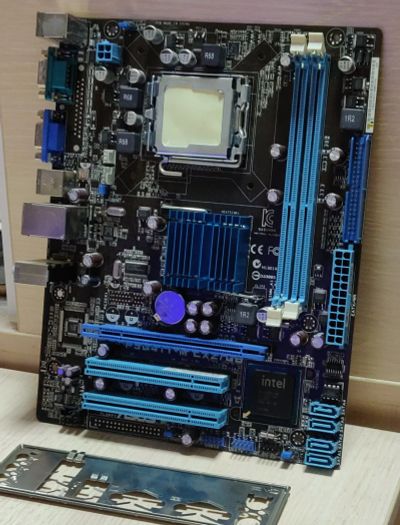 Лот: 18138057. Фото: 1. Материнская плата ASUS P5G41T-M... Материнские платы