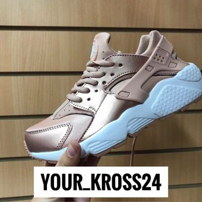 Лот: 10631172. Фото: 1. Nike Huarache. Кеды, кроссовки, слипоны