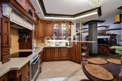 Лот: 25288552. Фото: 1. 5-комн. и более квартира , Красноярск... Квартиры, студии