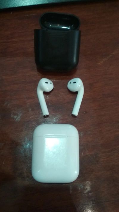 Лот: 17563896. Фото: 1. Беспроводные наушники Apple AirPods... Наушники, гарнитуры