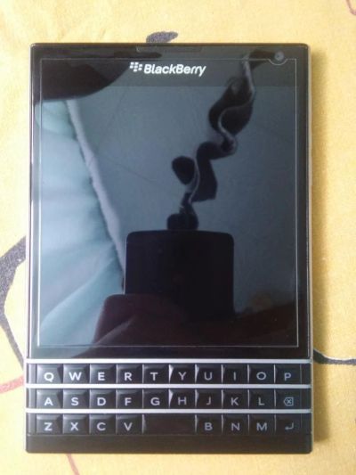 Лот: 8232344. Фото: 1. Blackberry Passport Black, 32gb. Смартфоны