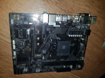 Лот: 17041492. Фото: 1. Gigabyte A320M-S2H V2. Материнские платы