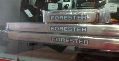 Лот: 5406516. Фото: 1. Накладки на пороги LED Forester. Кузов