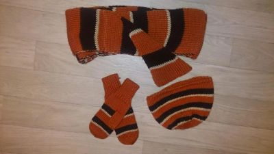 Лот: 6391004. Фото: 1. Зимний вязаный комплект hand made. Другое (женская одежда)