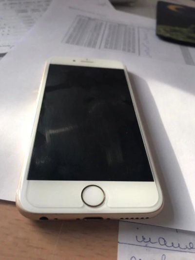 Лот: 10606673. Фото: 1. Iphone 6s 64 gold идеальное состояние. Смартфоны