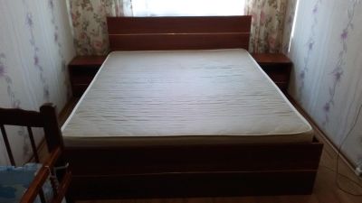 Лот: 6306872. Фото: 1. Кровать+2 тумбы (повторные торги... Кровати