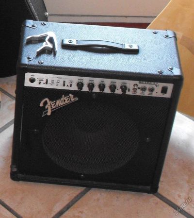 Лот: 5706911. Фото: 1. Гитарный комбо Fender Automatic... Гитарные эффекты и комбоусилители