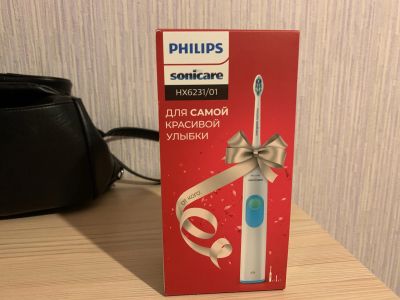 Лот: 18006315. Фото: 1. Электрическая зубная щетка Philips... Электрические зубные щетки и ирригаторы