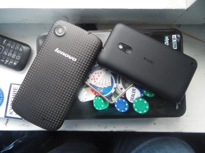 Лот: 4647897. Фото: 1. 2 телефона Nokia Lumia 620 и Lenovo... Смартфоны