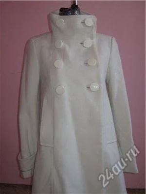 Лот: 2501693. Фото: 1. Пальто белое 42-44. Верхняя одежда